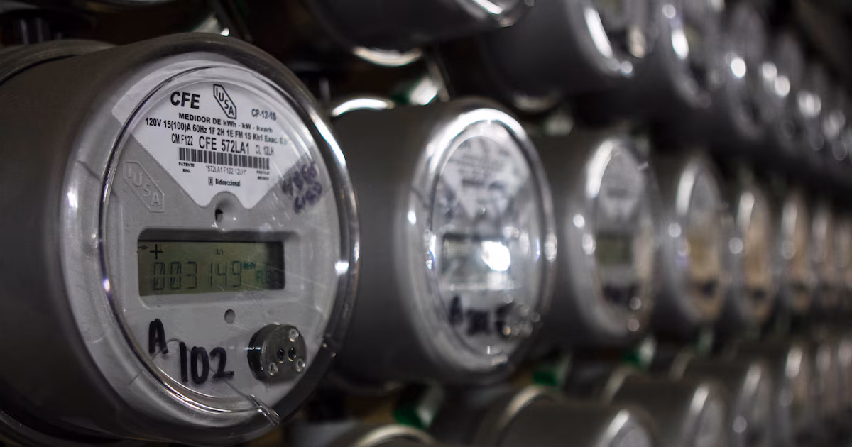 El electrodoméstico que consume 4 veces más energía que un lavarropas nuevo: la heladera vieja