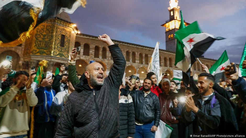 🇸🇾 El Amanecer de una Nueva Siria: Al Sharaa Promete Reconstrucción y Llama a la Estabilidad tras la Caída del Régimen de Al Asad