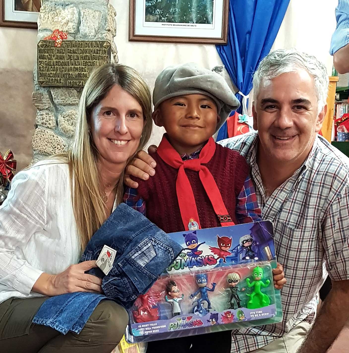 🎁 La Geografía de la Ilusión: La Fundación UNIR Emprende la Misión de Entregar 142 Regalos Personalizados a Niños de las Escuelas Rurales Salteñas