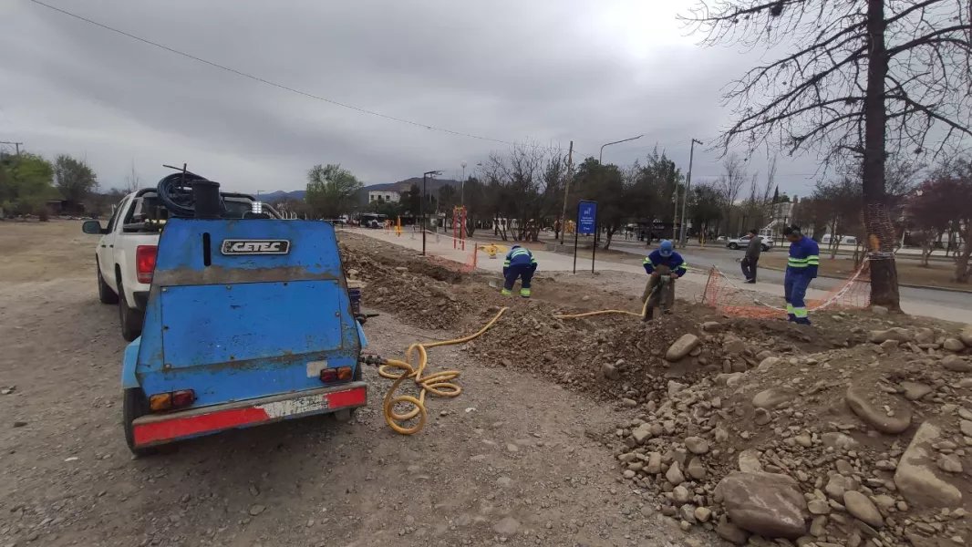 Obras en Salta: Aguas del Norte trabaja para conectar el acueducto de Campo Alegre y mejorar el servicio en la zona norte