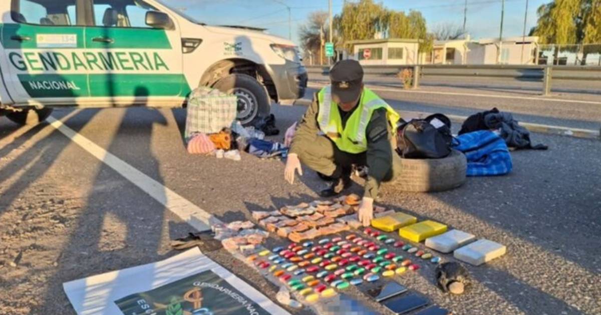 De Salta a Mendoza con una "rueda narco": una pareja fue detenida con cocaína y millones de pesos
