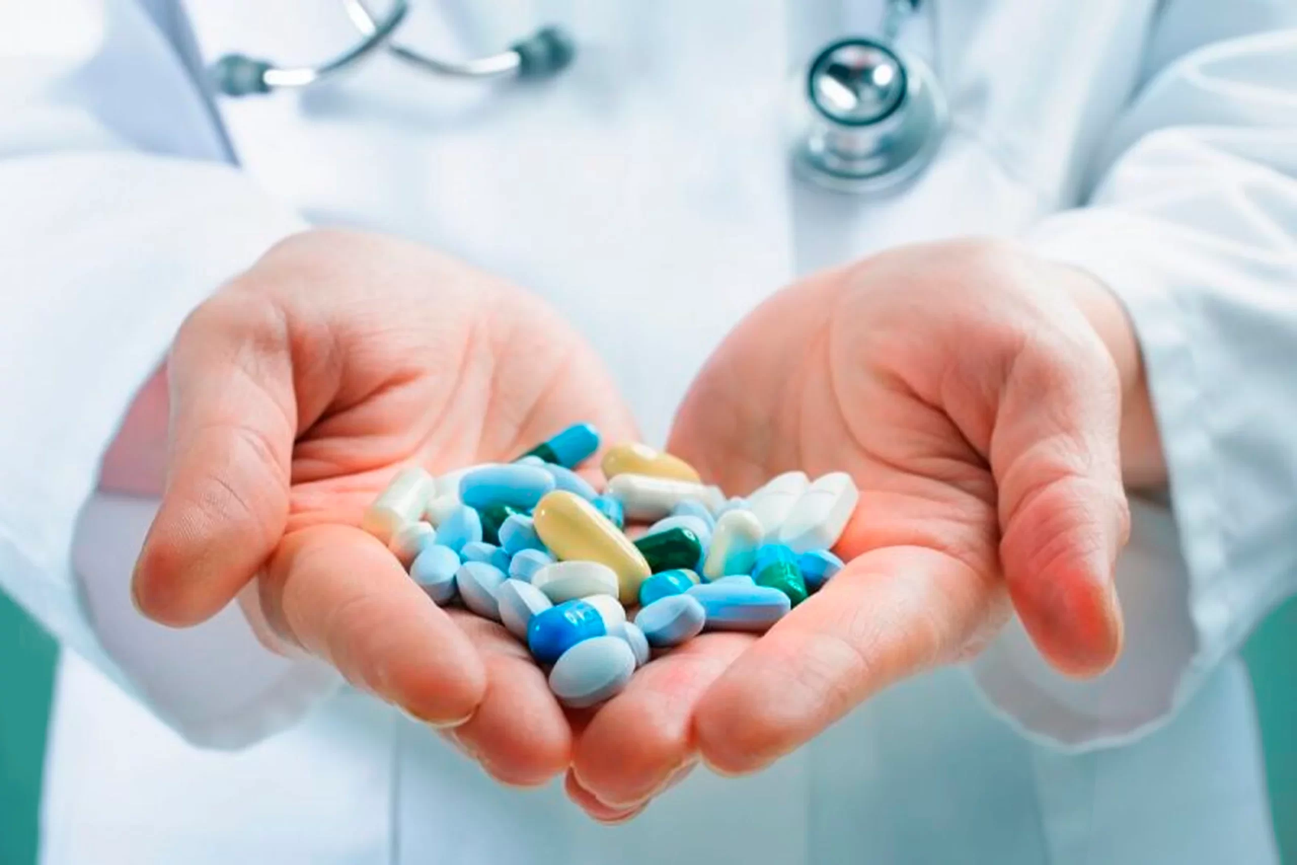 El multibillonario negocio de la medicina chatarra: una crisis de salud y ética