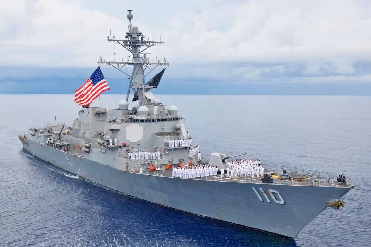 ¿Está Trump evaluando una acción militar contra Venezuela tras enviar una flota naval al Caribe?