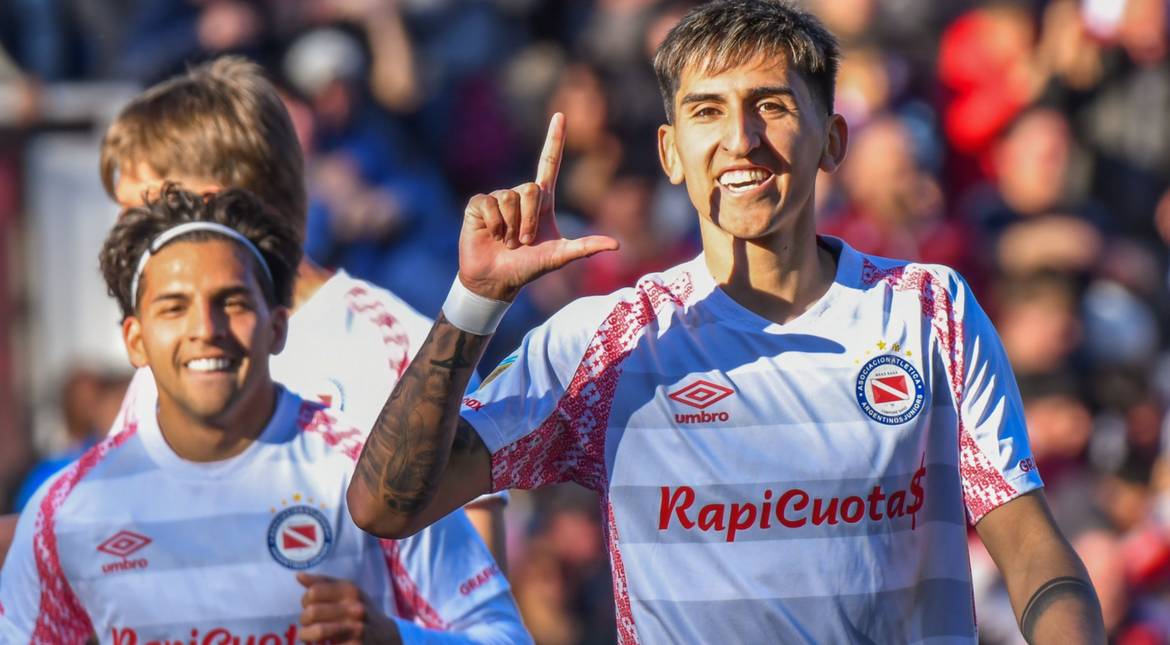 Racing cayó por goleada ante Argentinos Juniors en el Clausura
