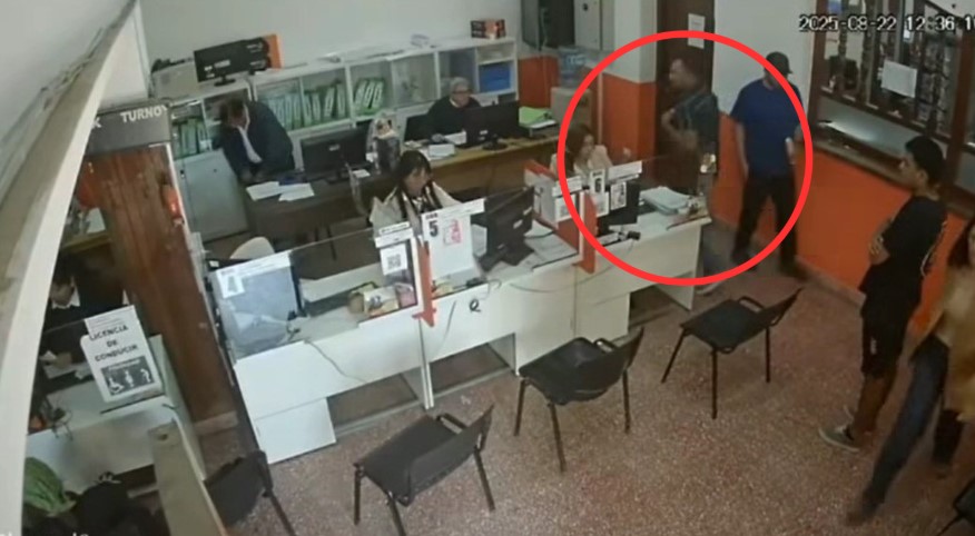 Violencia política en Cerrillos: Ex candidato de La Libertad Avanza agredió a una funcionaria