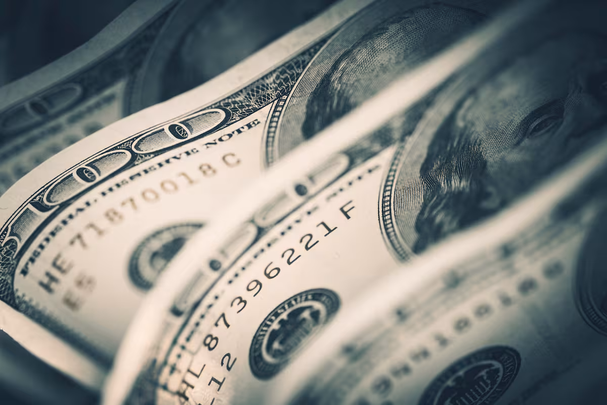 Tras las últimas medidas del Gobierno, el dólar cede