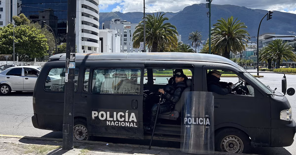 Ecuador detiene a dos personas con explosivos destinados a grupos armados en Colombia