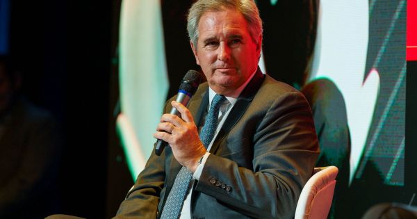 Alivio y alto costo: Economía logra renovar más del 100% de la deuda, pero a una tasa del 75,6%