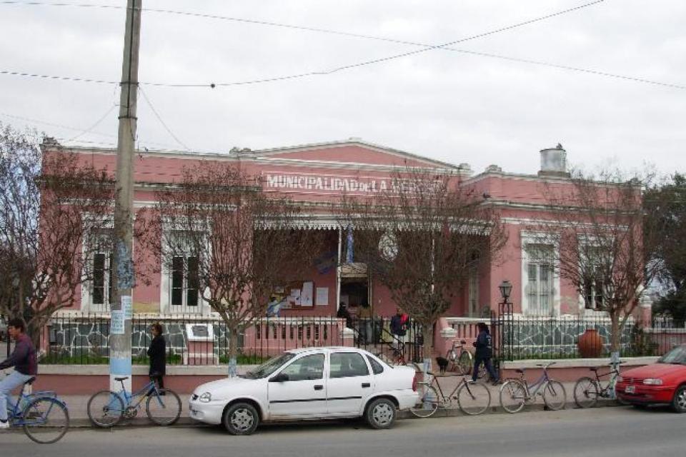 Denuncian incumplimientos y discriminación en la entrega de becas en La Merced