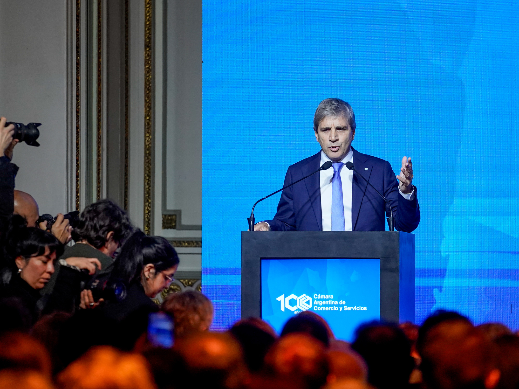 El Gobierno sube los encajes bancarios para renovar deuda