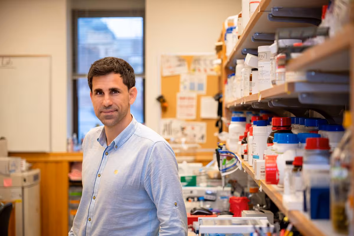 Revolución médica: Usan inteligencia artificial para crear antibióticos que combaten la resistencia bacteriana