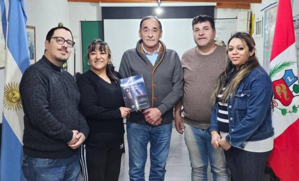 Iluminando el camino: Pascual Quevedo presenta su primer libro en Puerto Madryn