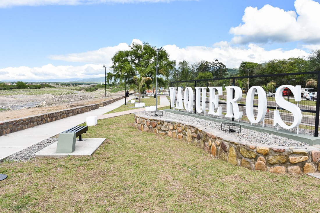 🌉 Tranquilidad en Vaqueros: Mendaña Confirma que la Obra del Puente Clave y la Circunvalación Sigue en Marcha