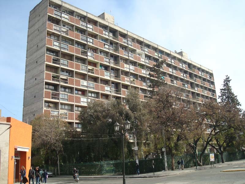Tragedia en Salta: un adolescente de 16 años muere tras caer de un edificio