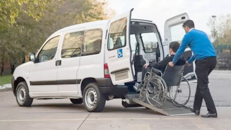 Exención impositiva para el transporte de personas con discapacidad en Salta